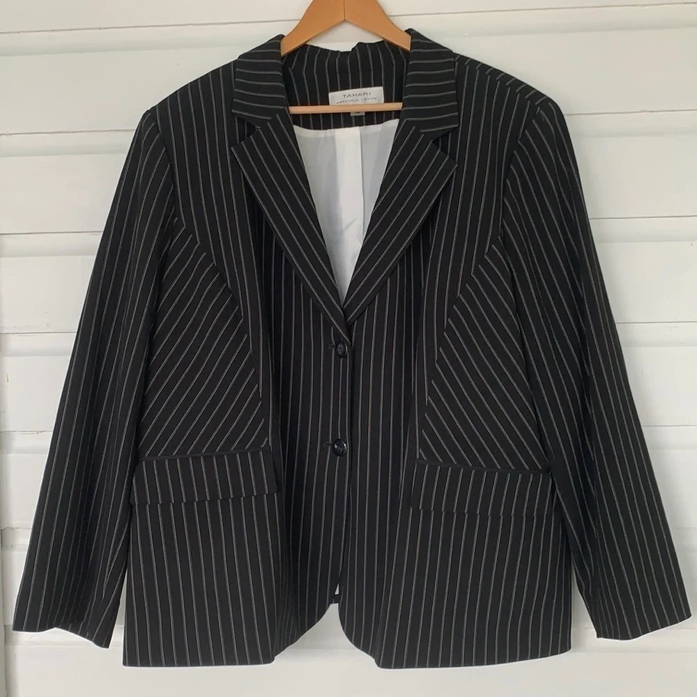 Tahari Arthur S. Levine | Pin Stripe Black Structured Lined 2 Button Jacket 24W
